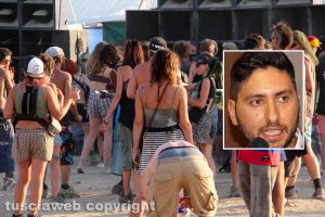 Valentano  - Il rave party - Nel riquadro il sindaco Stefano Bigiotti