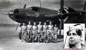 Il bombardiere B-26 "Skeeter" con l'equipaggio del 1943 (https://b26.com) - Nel riquadro il pilota Clarice Randall (findagrave.com)