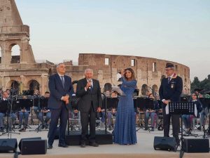 L'onorificenza della polizia a Mogol