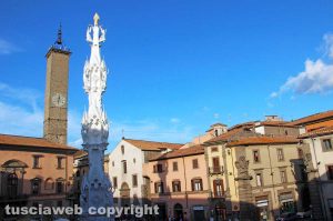 Viterbo - Gloria in piazza del comune