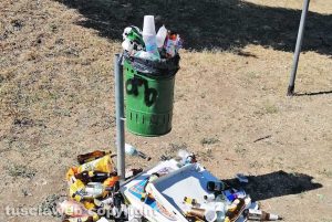 Viterbo - Incuria al parco di via Carlo Cattaneo