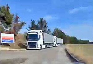 Viterbo - Tir davanti alla discaria