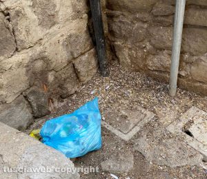 Viterbo - Largo Don Alceste Grandori in stato di abbandono