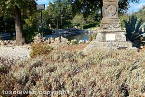 Viterbo - Incuria a Pratogiardino Lucio Battisti