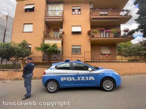Viterbo - Via Monte Cengio - Il palazzo da cui sarebbe precipitato l'uomo