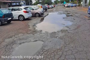 Viterbo - Buche in largo dell'Università