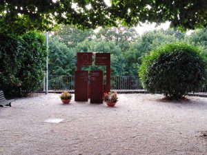 Viterbo - La piazzetta dedicata a monsignor Bernini