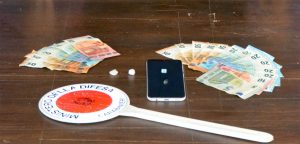 Rieti - Carabinieri - La droga e i soldi sequestrati