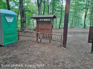 Bassano Romano - Rimosso il cassonetto dell'indifferenziato alla Faggeta