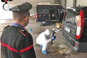 Padova - Il furgone usato per il rapimento