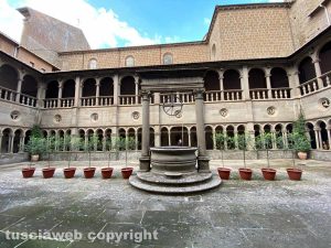 Viterbo - Il chiostro della basilica della Quercia