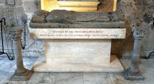 La tomba di Giovanni XXI nella Cattedrale di Viterbo