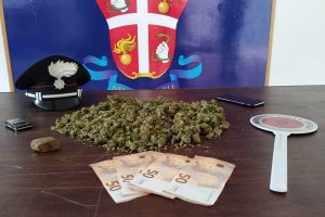 Rieti - La droga e i soldi sequestrati dai carabinieri