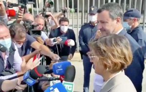 Palermo - Matteo Salvini e l'avvocata Giulia Bongiorno incontrano la stampa dopo la prima udienza del processo Open Arms
