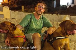 Angelo Cappadocio e i suoi dogue de Bordeaux