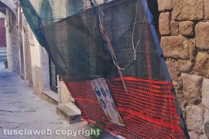 Viterbo - La struttura abbandonata in via Crochi