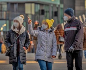 Milano - Scatta l'obbligo delle mascherine all'aperto