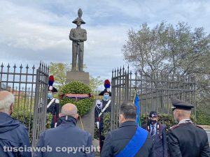 Viterbo - La cerimonia al monumento al carabiniere nell'anniversario dell'attentato di Nassirya