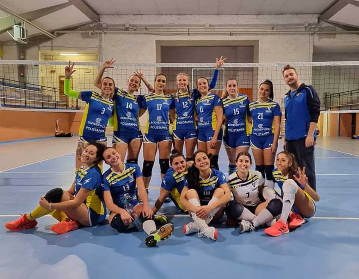 Prima uscita e prima vittoria per le ragazze del Volley Life Fabrica di
