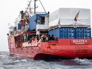Trapani - Oltre 800 migranti salvati dalla Sea-Eye 4