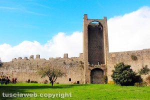 Viterbo - Le mura medievali