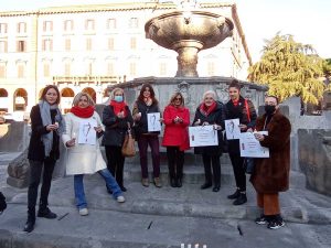 Viterbo - Una candela per le donne afghane - Flashmob Fidapa