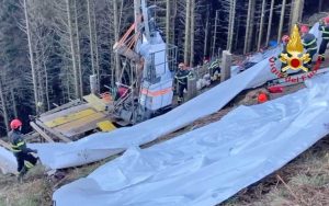 La rimozione della cabina precipitata dal Mottarone