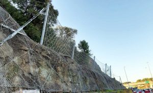 Roma - I lavori al costone roccioso sulla Flaminia vicino al raccordo anulare