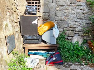 Viterbo - La discarica in via del Collegio