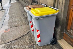 L'immondizia a piazzale Gramsci