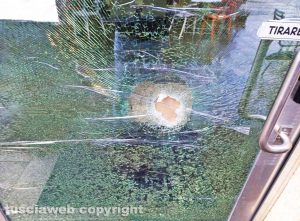 Vitorchiano - Furto al bar del multisala - La porta