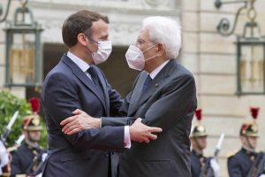 Emmanuel Macron e Sergio Mattarella