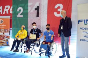 Sport - Nuoto paralimpico - Alessandro Pacchiarotti sul podio agli Assoluti in vasca corta
