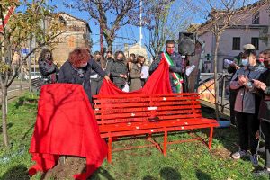 Vallerano - Il progetto "Panchina rossa"