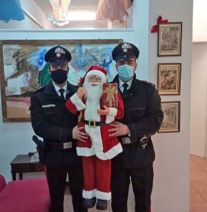 Narni - I carabinieri "liberano" Babbo Natale