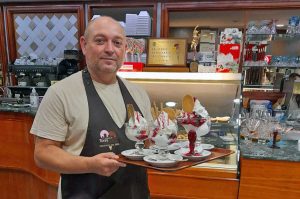 Acquapendente - Fabio Camilletti nella sua Gelateria Sarchioni a Torre Alfina