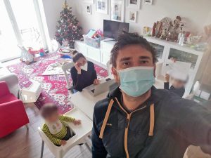 Alessandro Di Battista in quarantena con la famiglia
