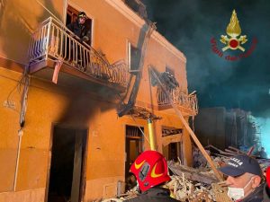 Ravanusa - Palazzina crolla dopo esplosione, 3 morti e diversi dispersi
