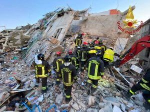 Ravanusa - Le operazioni dei vigili del fuoco