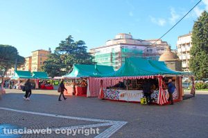 Viterbo - Il mercatino di piazza dei caduti