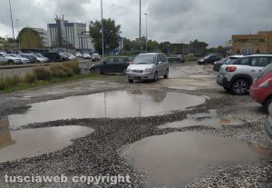 Tribunale - I crateri del parcheggio quando piove