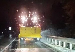 Maltempo - Uno spazzaneve in azione