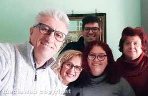 Antonio Carfagna con la sua famiglia