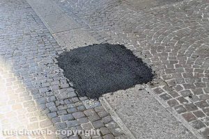 La buca riparata in corso Italia