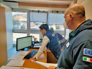 Viterbo - Società evade l'Iva sulla fatturazione di autovetture