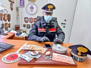 Cittaducale - La droga e le banconote sequestrate