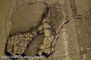 Civita Castellana - Buche in via Faleria