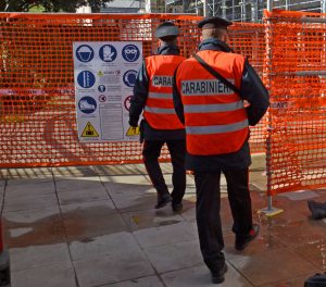 Terni - Controlli dei carabinieri in cantiere