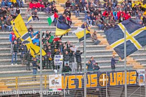 Sport - Calcio - Viterbese - I tifosi in curva