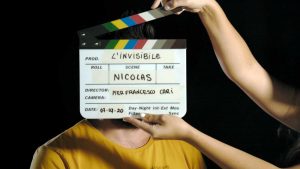 Una scena del documentario L'invisibile